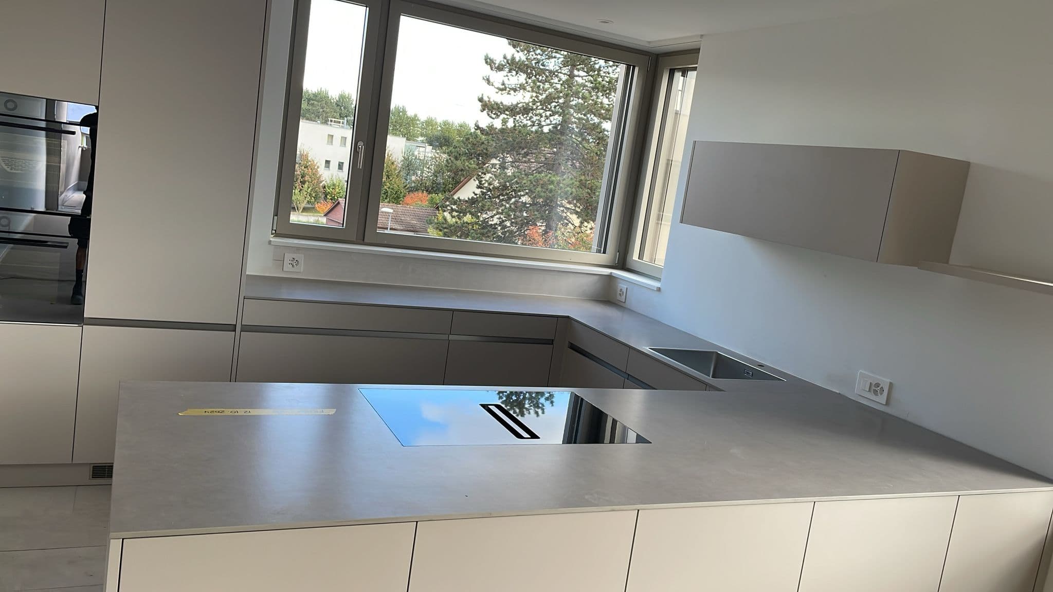 Mietwohnung Basel – 12 Wohneinheiten — Neolith Pietra di Luna 12mm