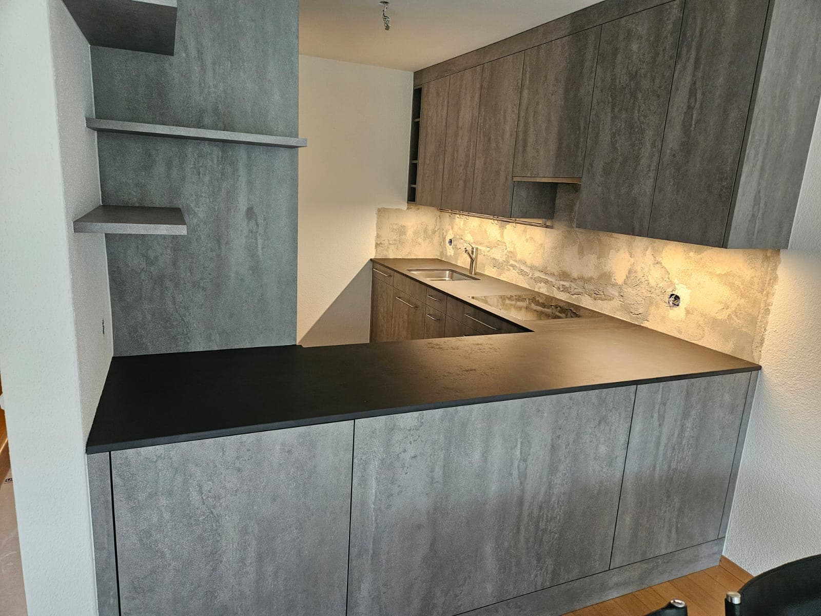 Eigentum Aargau — Laminam Fokos Grafite 20mm