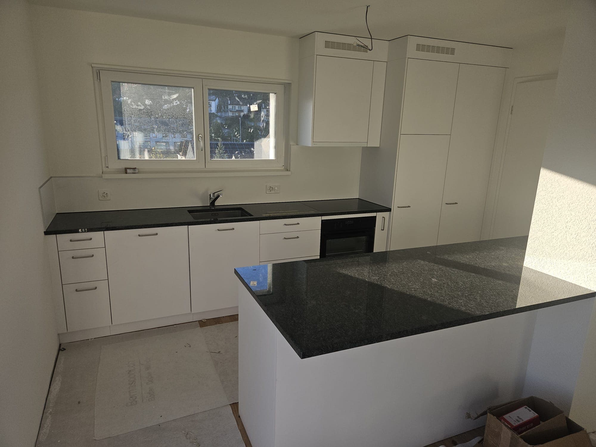 Mietwohnung Basel – 4 Wohneinheiten — Granit Steel Grey 30mm poliert